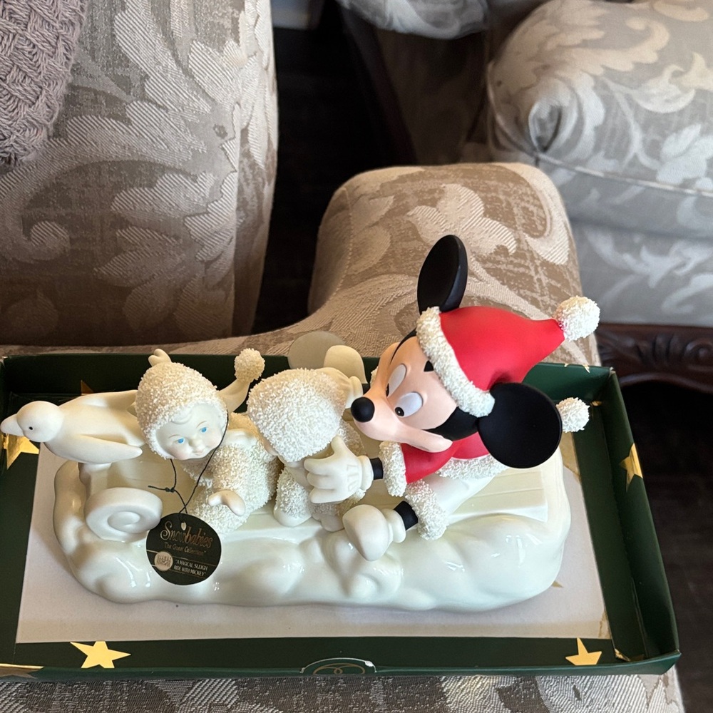 2003 Snowbabies. A Magical Sleigh Ride with Mickey.